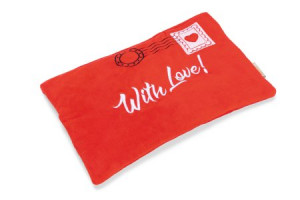 Beeztees valentīndiena Plī&scaron;a rotaļlieta suņiem - vēstule 30x19x1,5cm, sarkana
