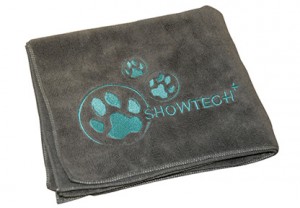 Show Tech Microfibre Towel - Mikrošķiedru dvielis ar izšuvumiem, pelēks